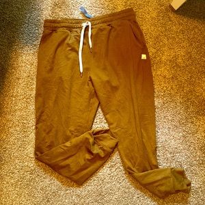 Vuori joggers never worn!!